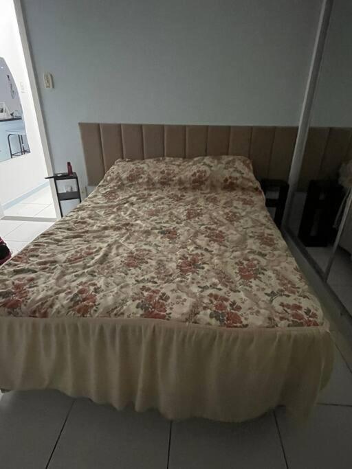 Flat Sereia Na Orla Do Bairro De Apartamento Salvador